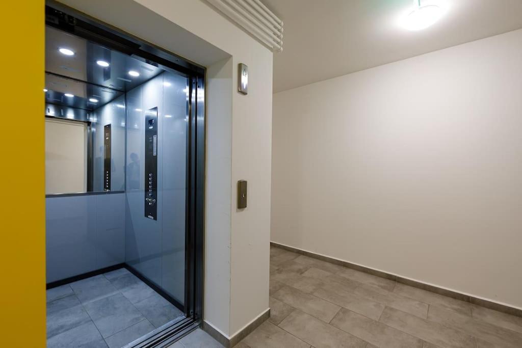 טימישוארה Luxury Apt. Near River & Parking מראה חיצוני תמונה