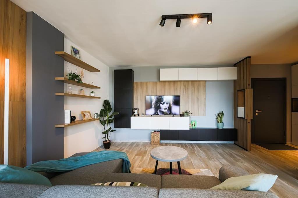 טימישוארה Luxury Apt. Near River & Parking מראה חיצוני תמונה