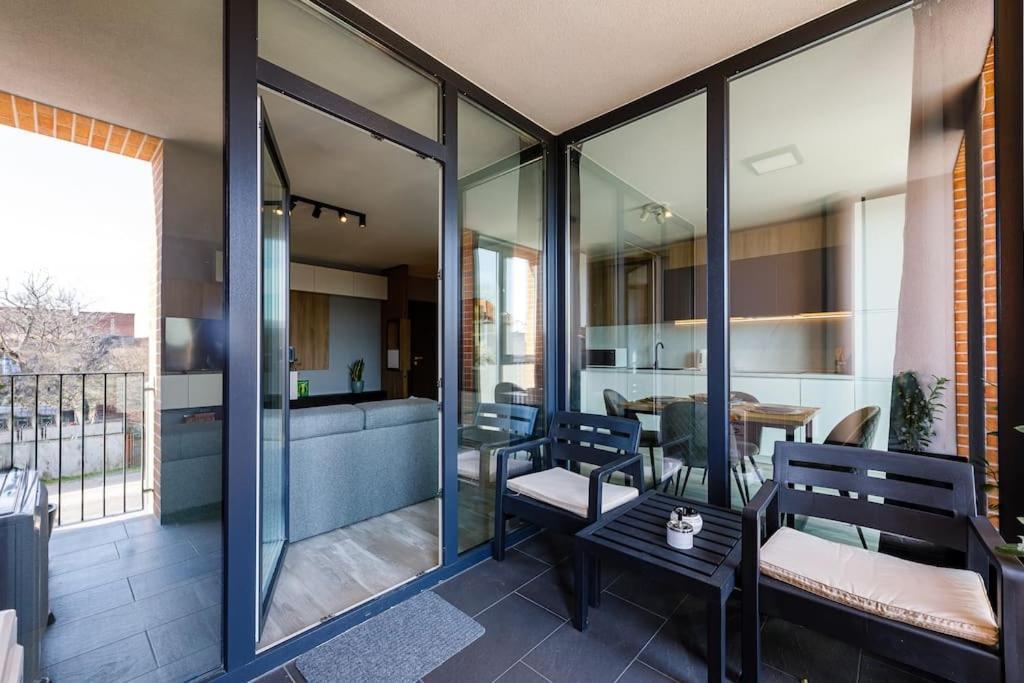 טימישוארה Luxury Apt. Near River & Parking מראה חיצוני תמונה