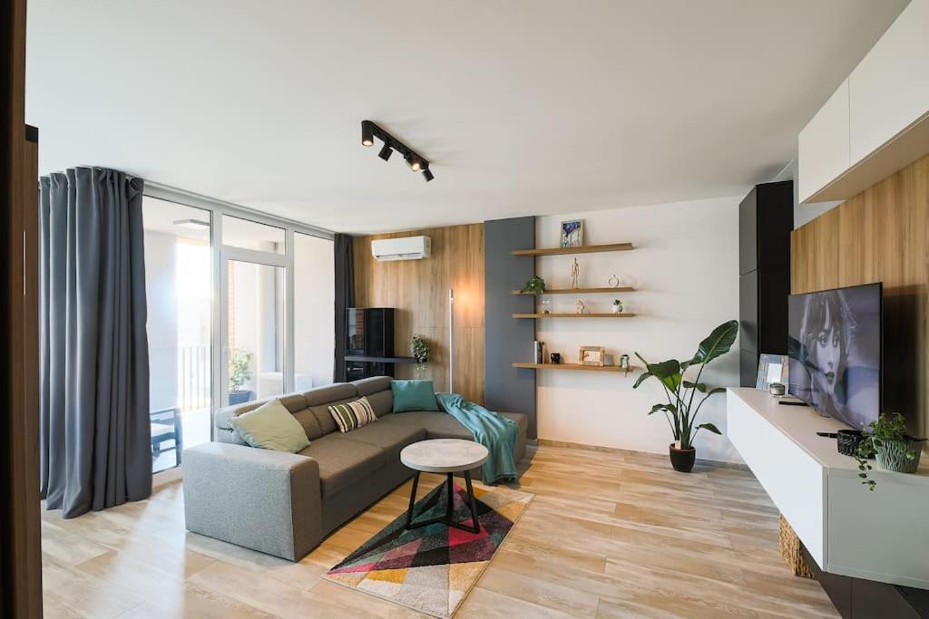 טימישוארה Luxury Apt. Near River & Parking מראה חיצוני תמונה